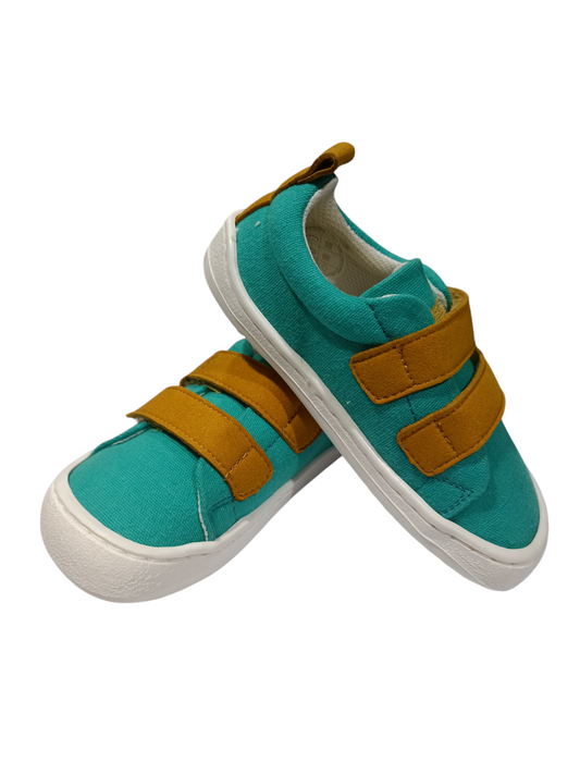 Calzado aguamarina con contrafuerte